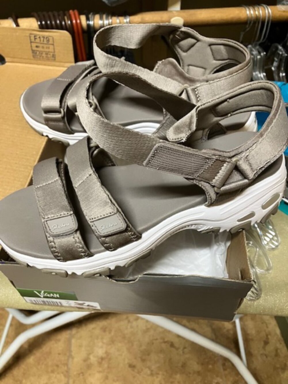 Skechers Women's D'lites - Fresh Catch Sz 8 Taupe